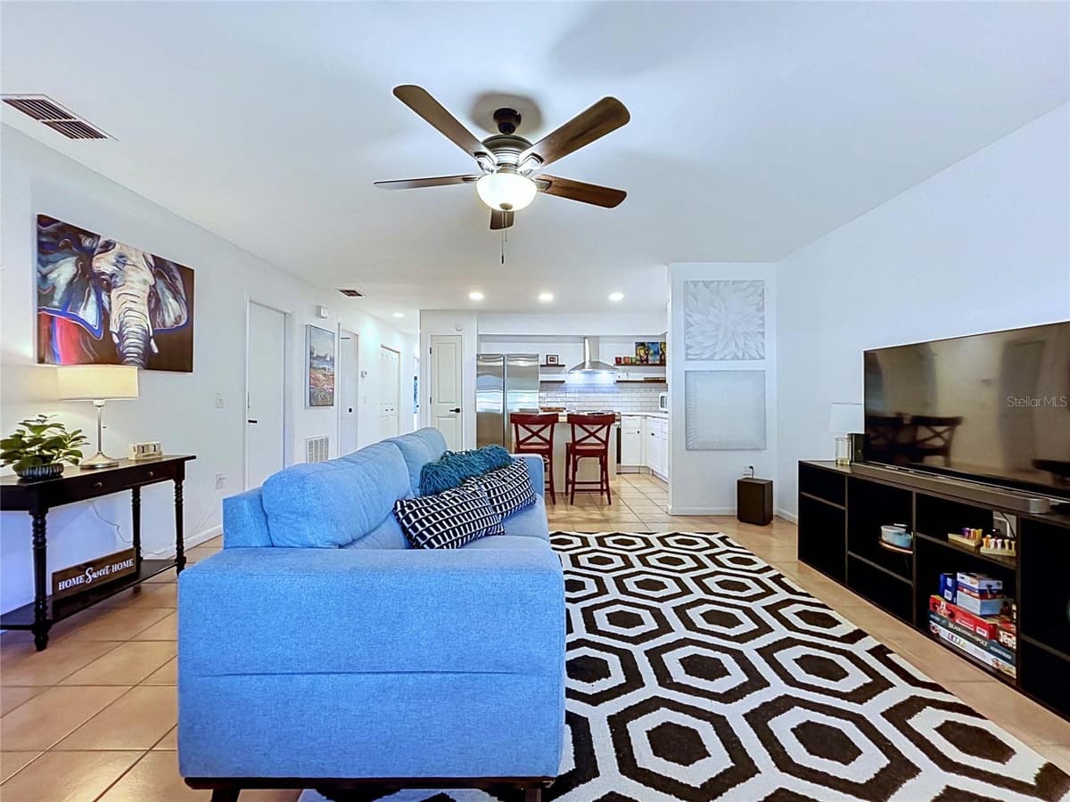 815 35TH STREET — photo 12 of 51