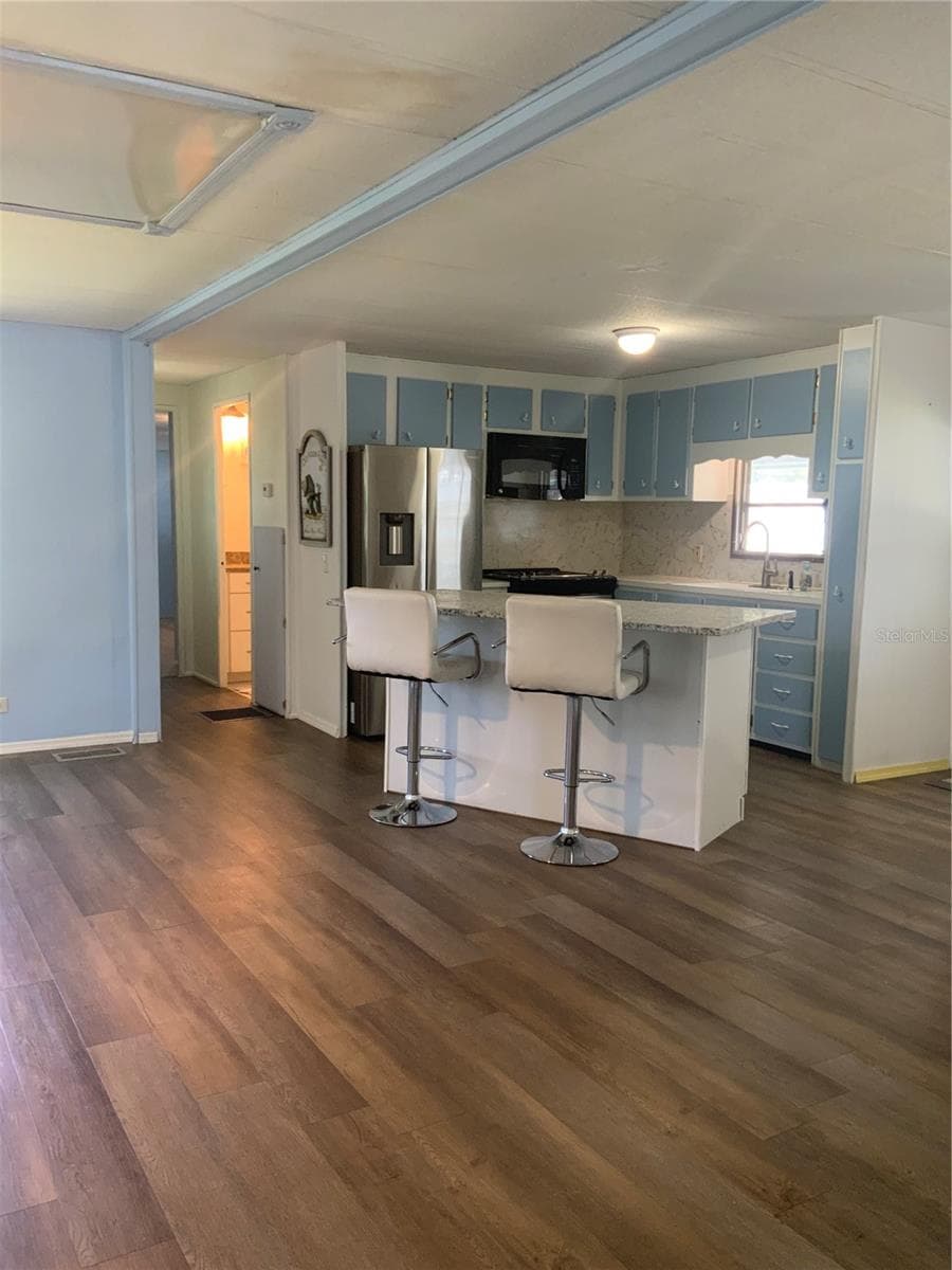 6100 62ND AVENUE — photo 8 of 42