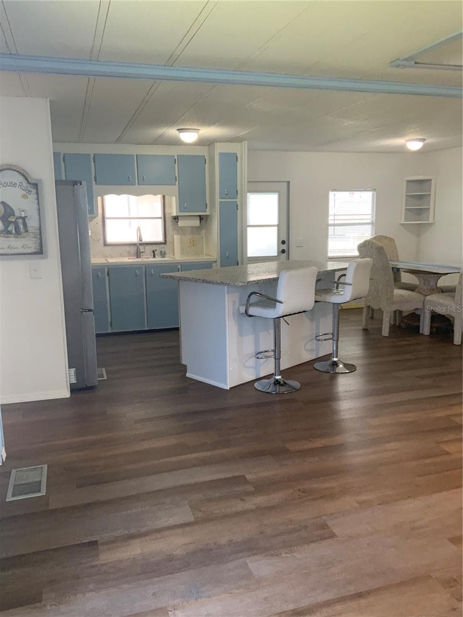 6100 62ND AVENUE — photo 11 of 42