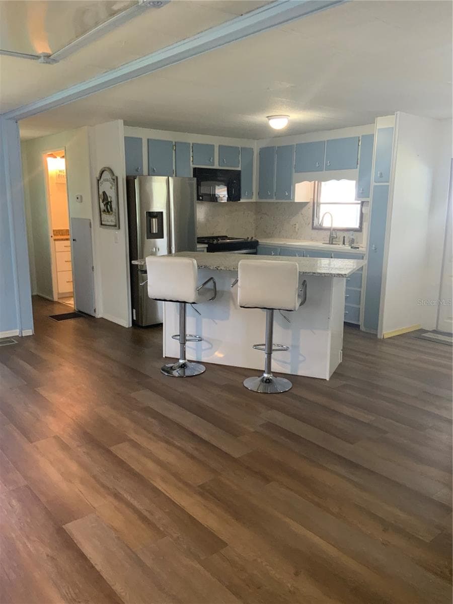 6100 62ND AVENUE — photo 10 of 42