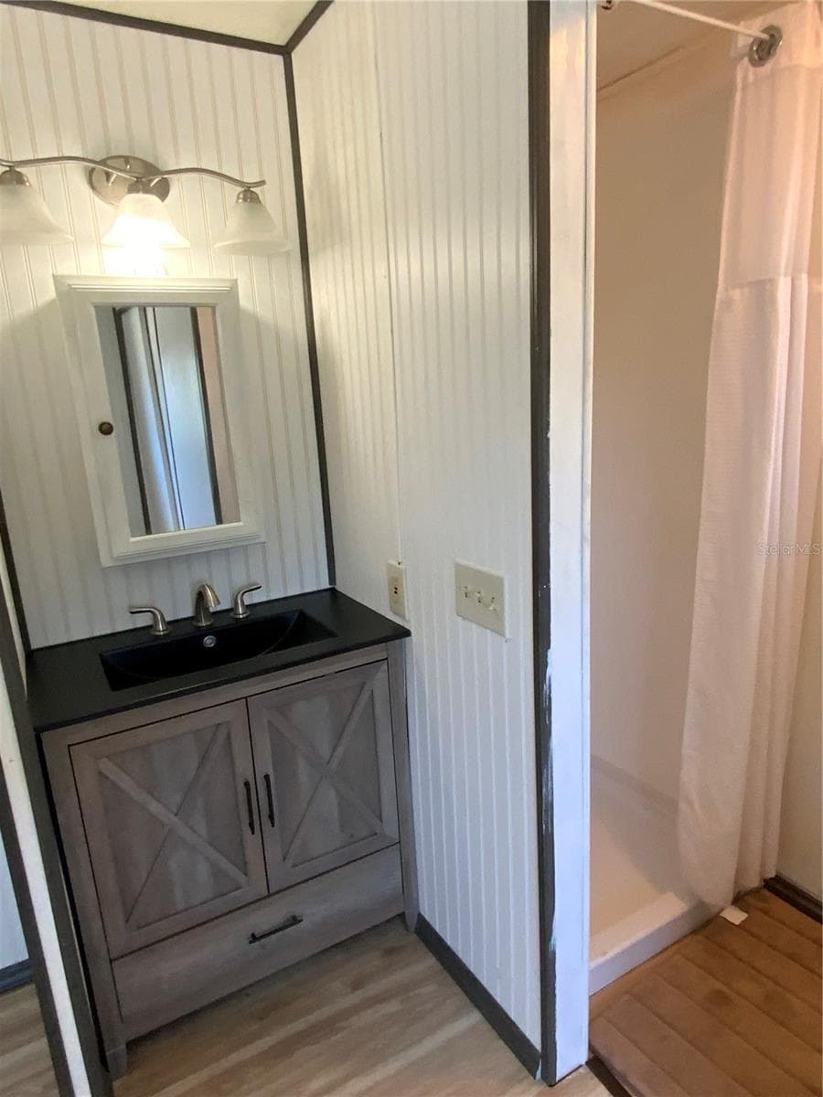 6100 62ND AVENUE — photo 30 of 42