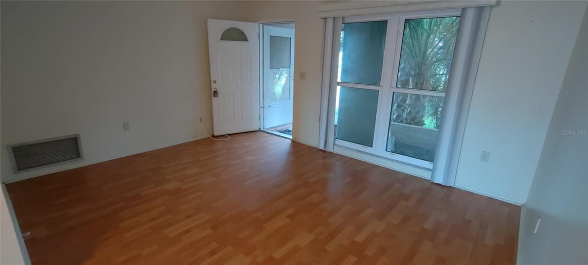 4476 LAKE BOULEVARD — photo 4 of 17