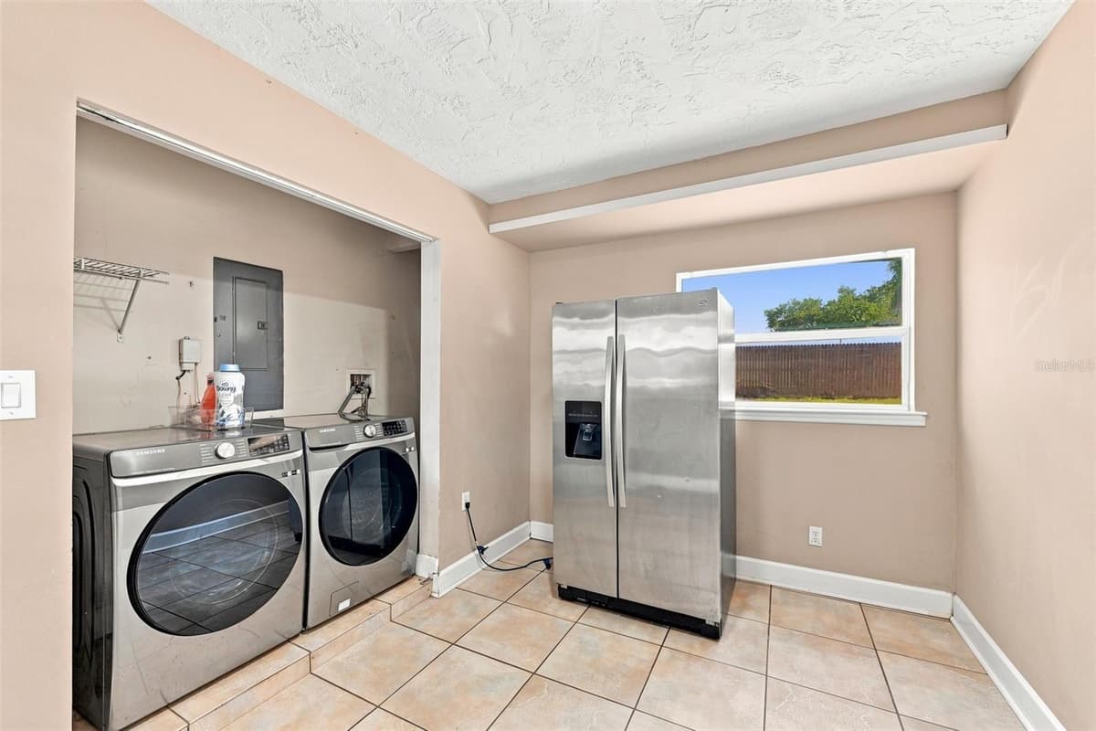 2304 STANFORD AVENUE — photo 19 of 25