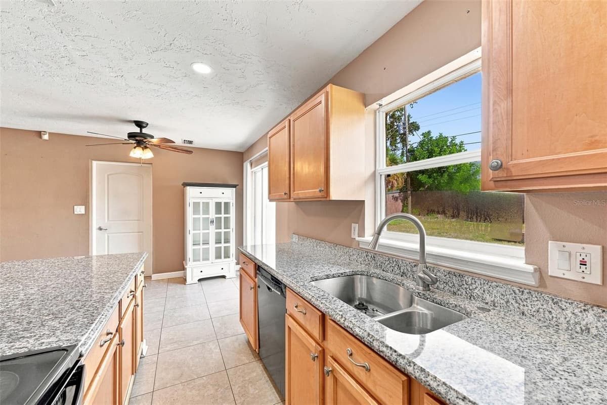 2304 STANFORD AVENUE — photo 12 of 25