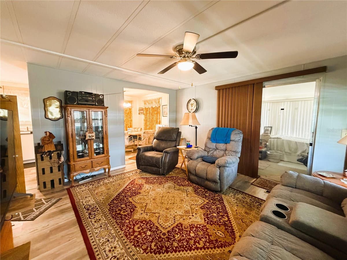 428 PALO VERDE DRIVE — photo 11 of 35