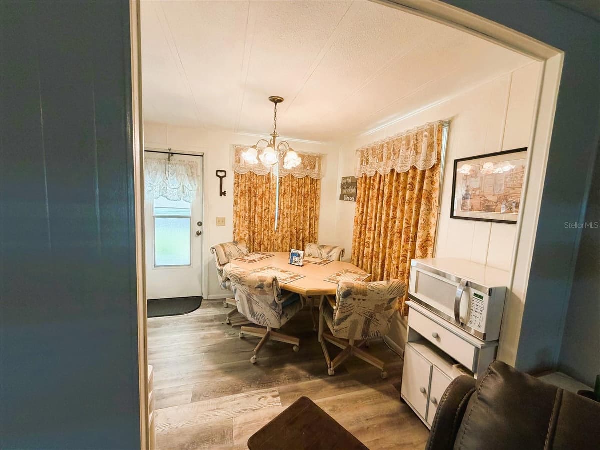 428 PALO VERDE DRIVE — photo 8 of 35