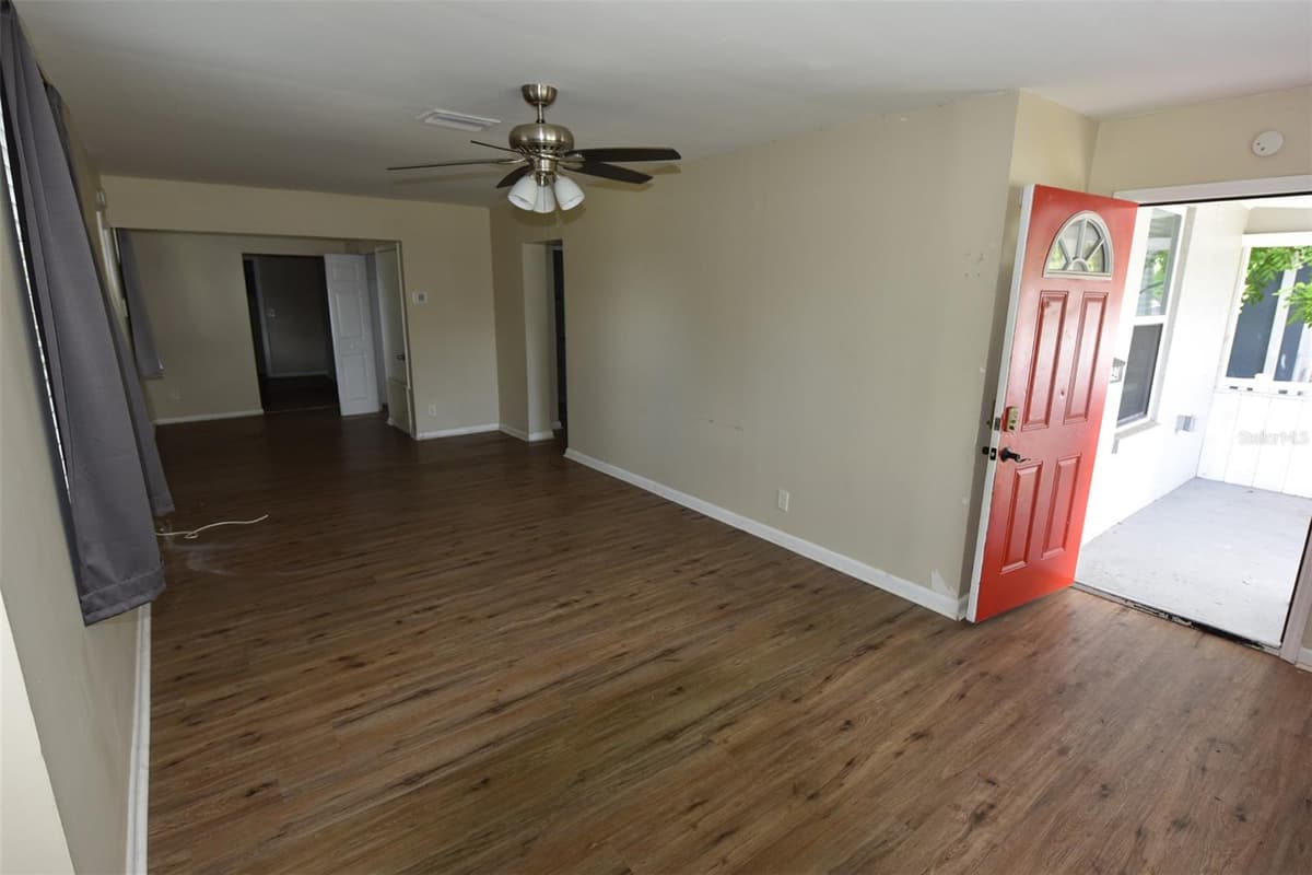 4642 10TH AVENUE — photo 7 of 30