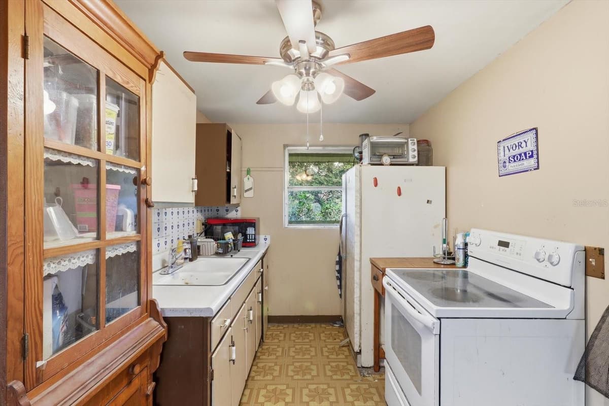3750 181ST COURT — photo 17 of 48