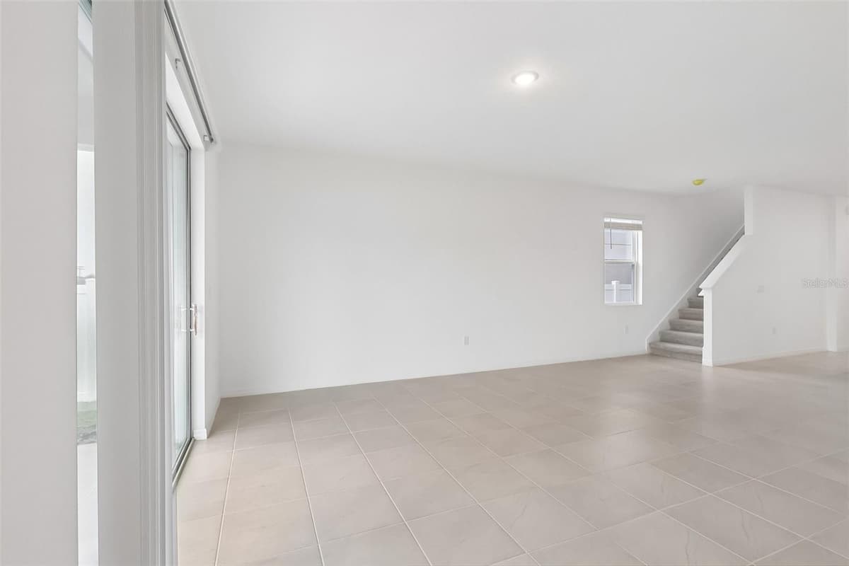 27421 BLACK KITE AVENUE — photo 15 of 41