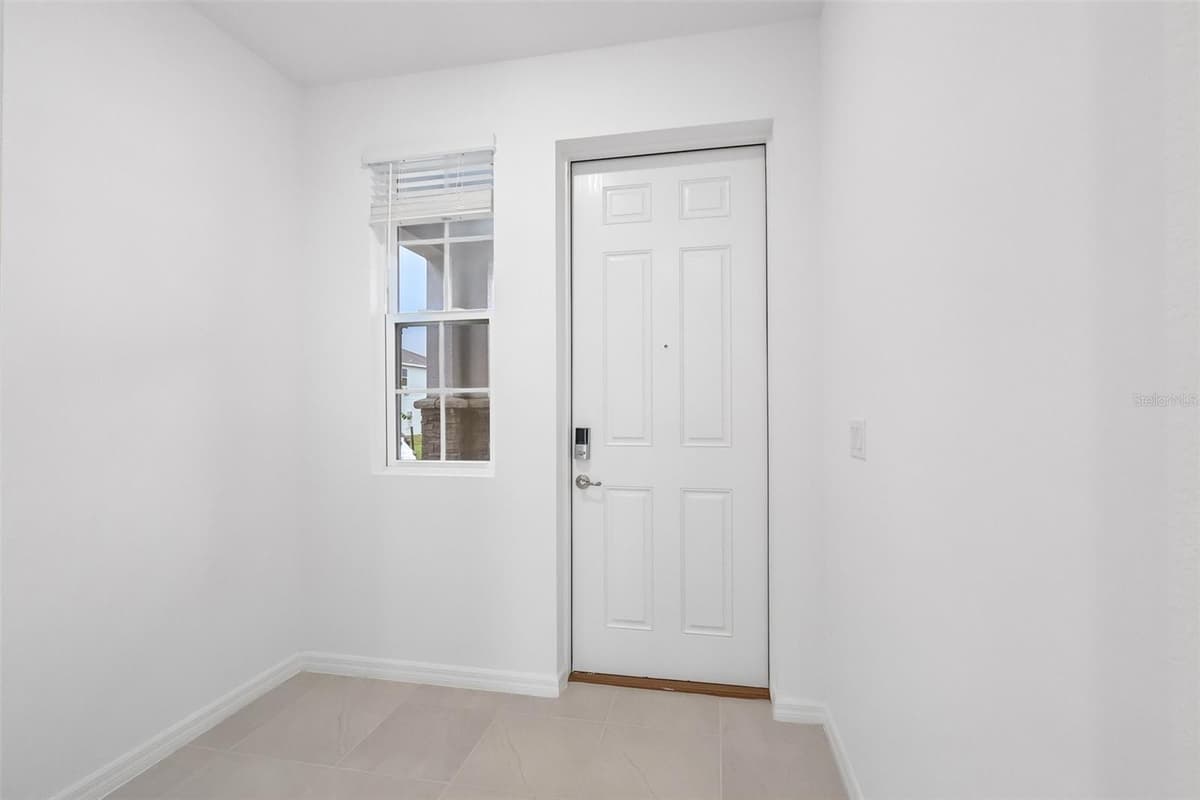 27421 BLACK KITE AVENUE — photo 6 of 41
