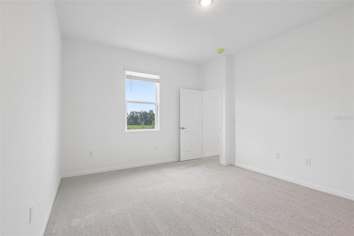 27421 BLACK KITE AVENUE — photo 24 of 41