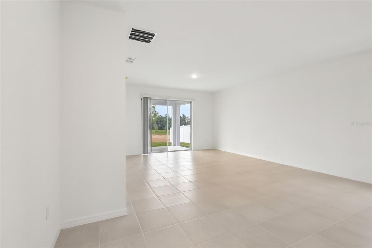 27421 BLACK KITE AVENUE — photo 14 of 41