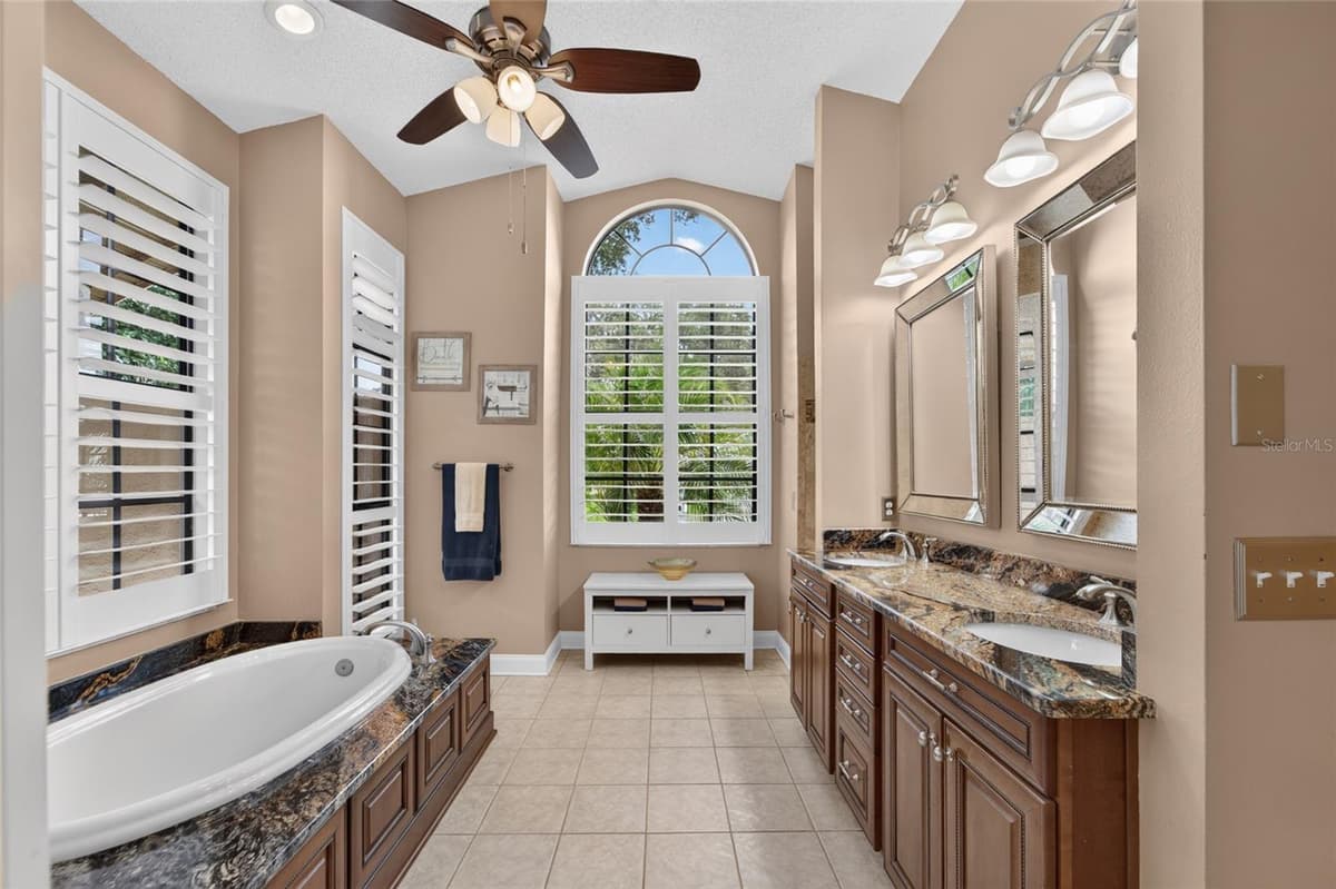2317 EAGLE BLUFF DRIVE — photo 20 of 52