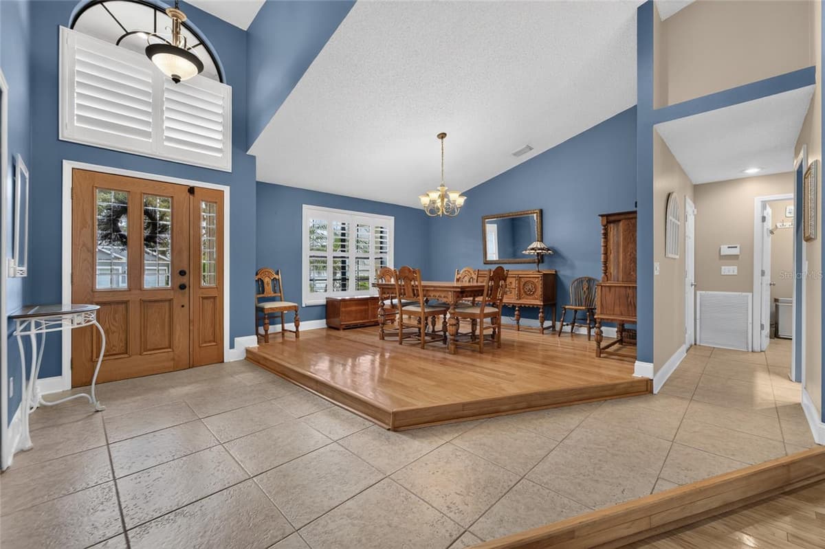 2317 EAGLE BLUFF DRIVE — photo 3 of 52