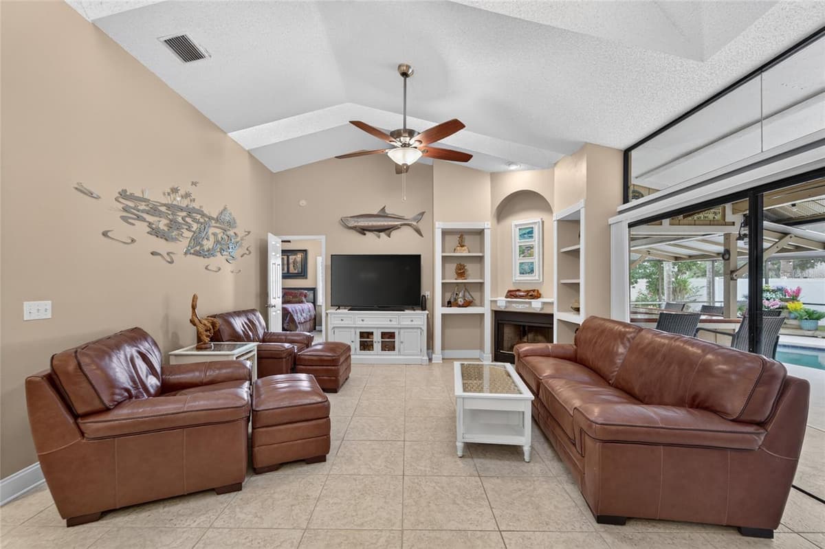 2317 EAGLE BLUFF DRIVE — photo 15 of 52