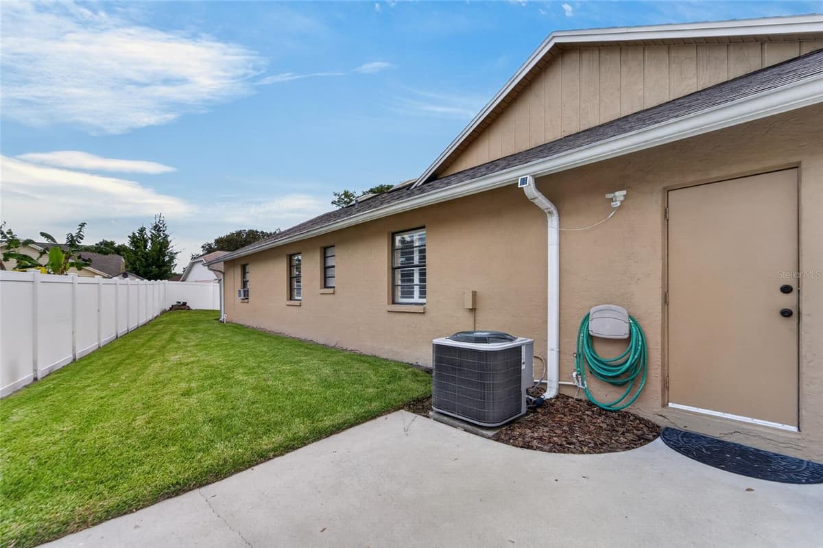 2317 EAGLE BLUFF DRIVE — photo 42 of 52
