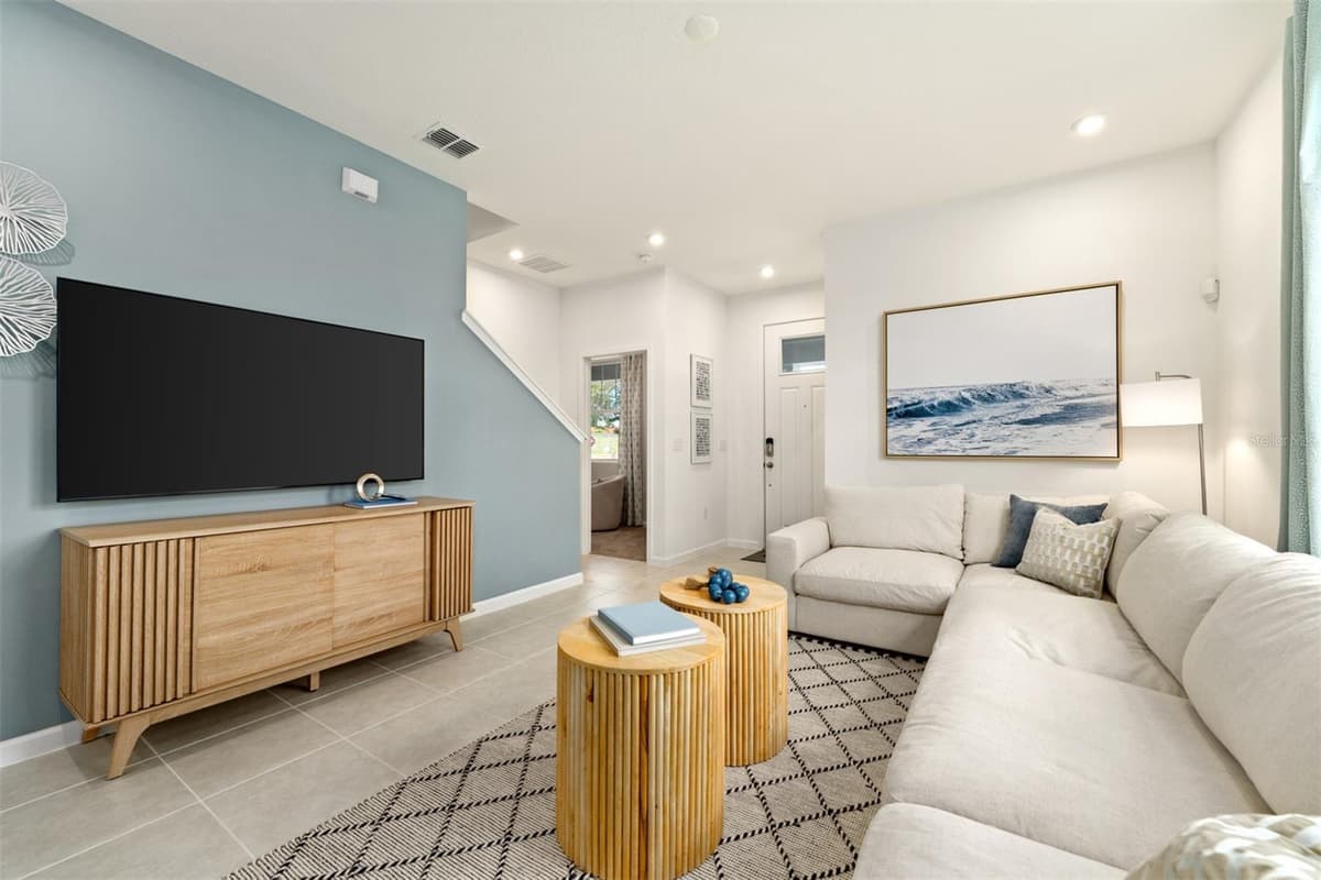 137 RAINWOOD STREET — photo 10 of 31