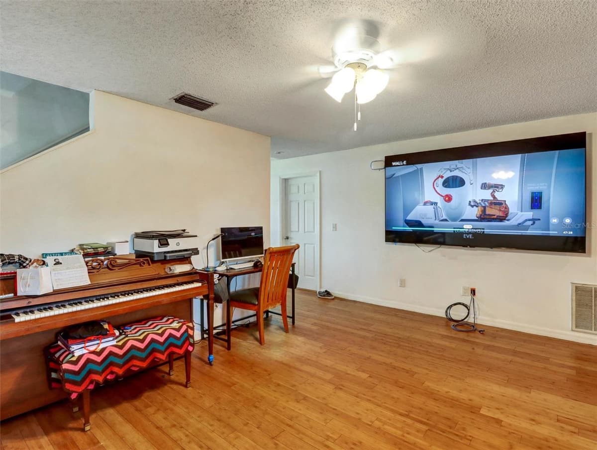 22817 SAINT THOMAS CIRCLE — photo 14 of 27