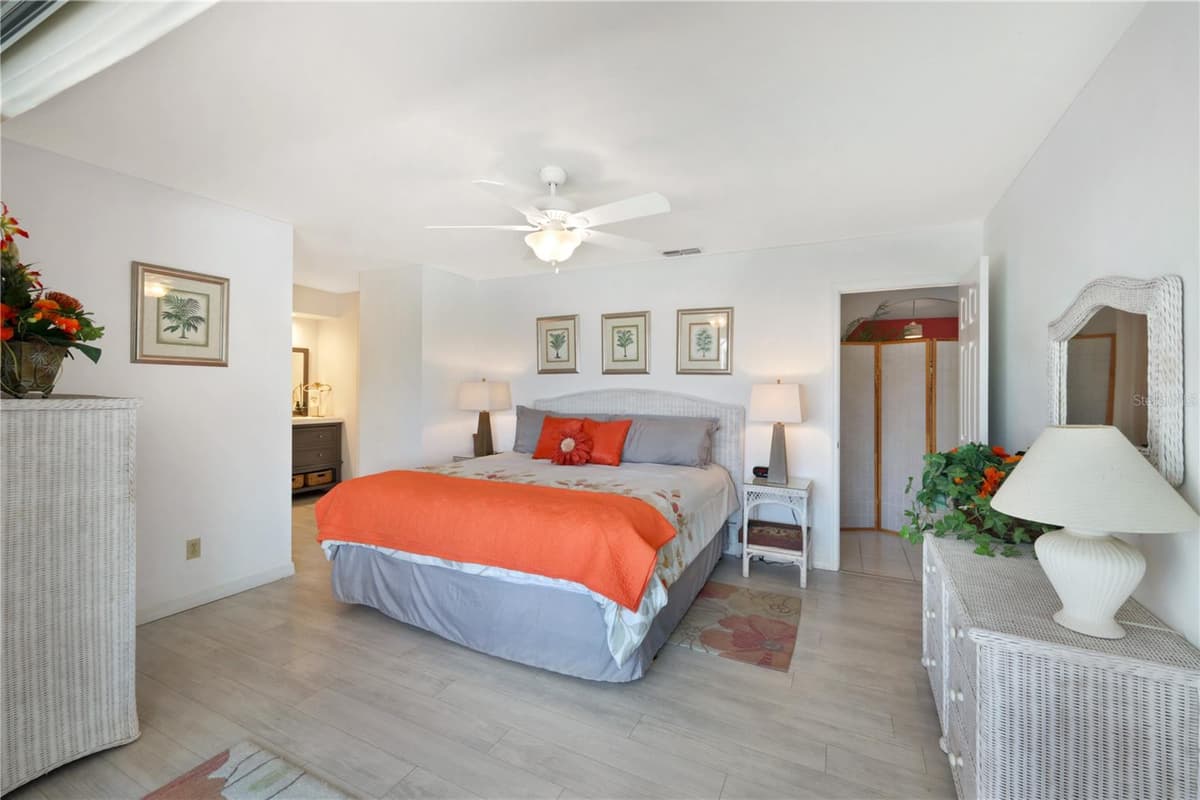 212 KAMAL PARKWAY — photo 14 of 44