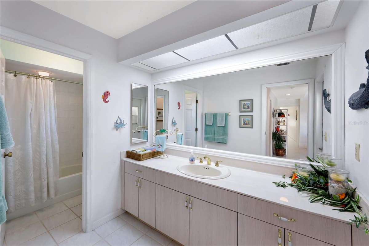 212 KAMAL PARKWAY — photo 20 of 44