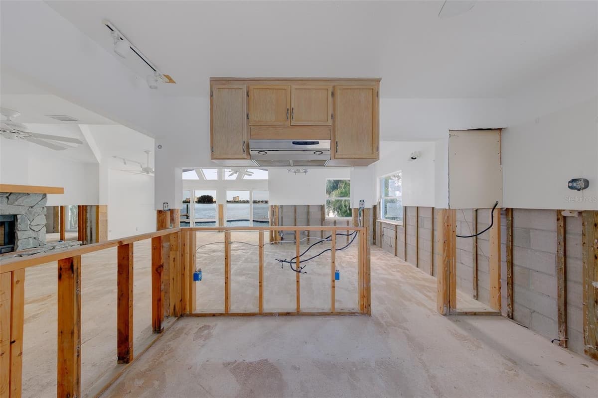 814 BAY POINT DRIVE — photo 34 of 50