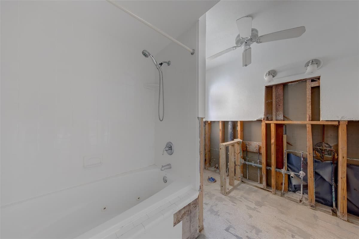 814 BAY POINT DRIVE — photo 42 of 50