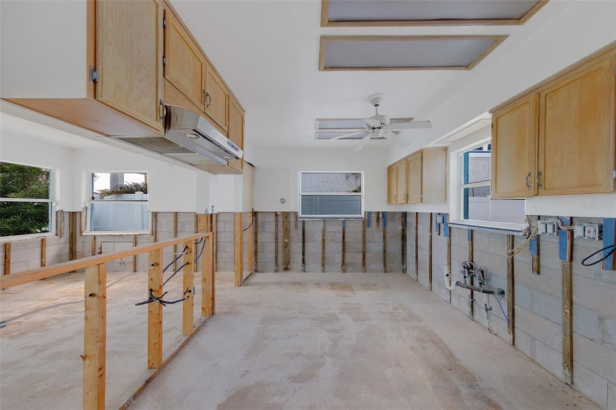 814 BAY POINT DRIVE — photo 35 of 50