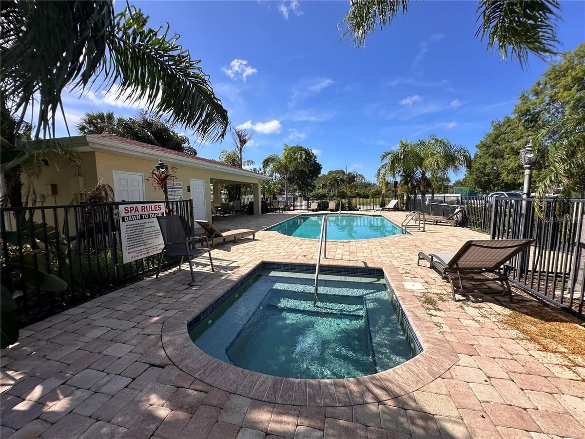 5041 ROYAL PALMS WAY — photo 31 of 51