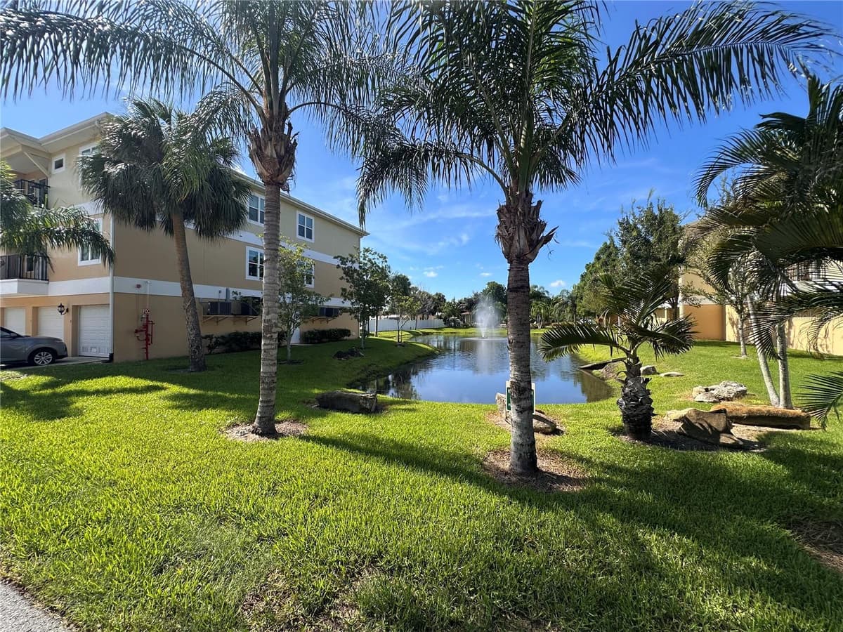 5041 ROYAL PALMS WAY — photo 33 of 51