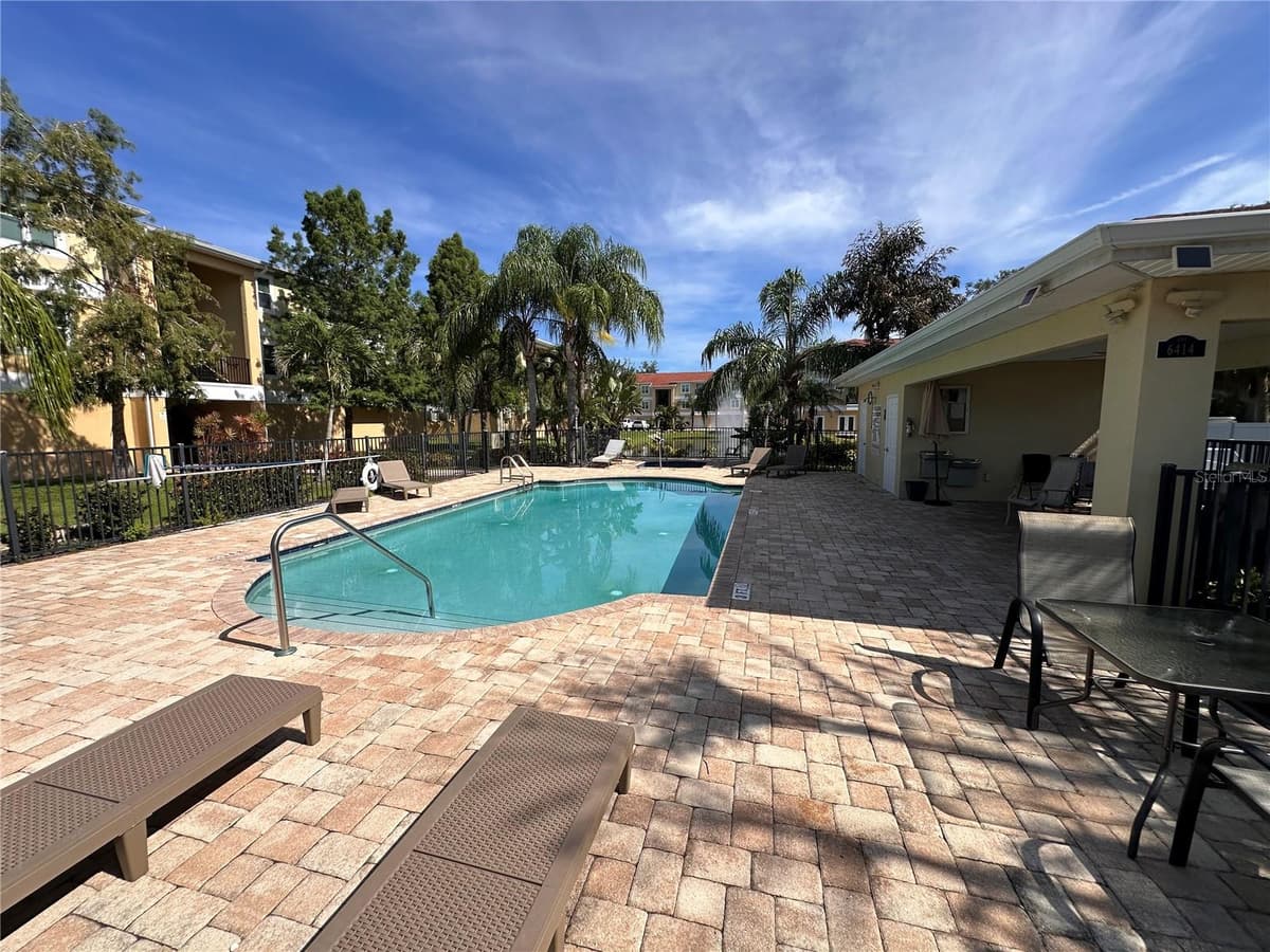 5041 ROYAL PALMS WAY — photo 32 of 51