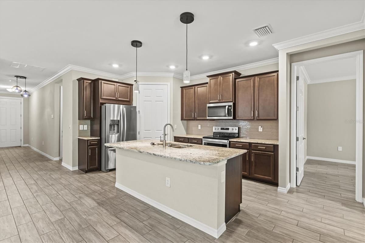 308 SOLIERA STREET — photo 6 of 36