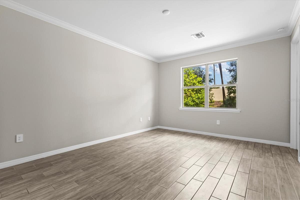 308 SOLIERA STREET — photo 15 of 36
