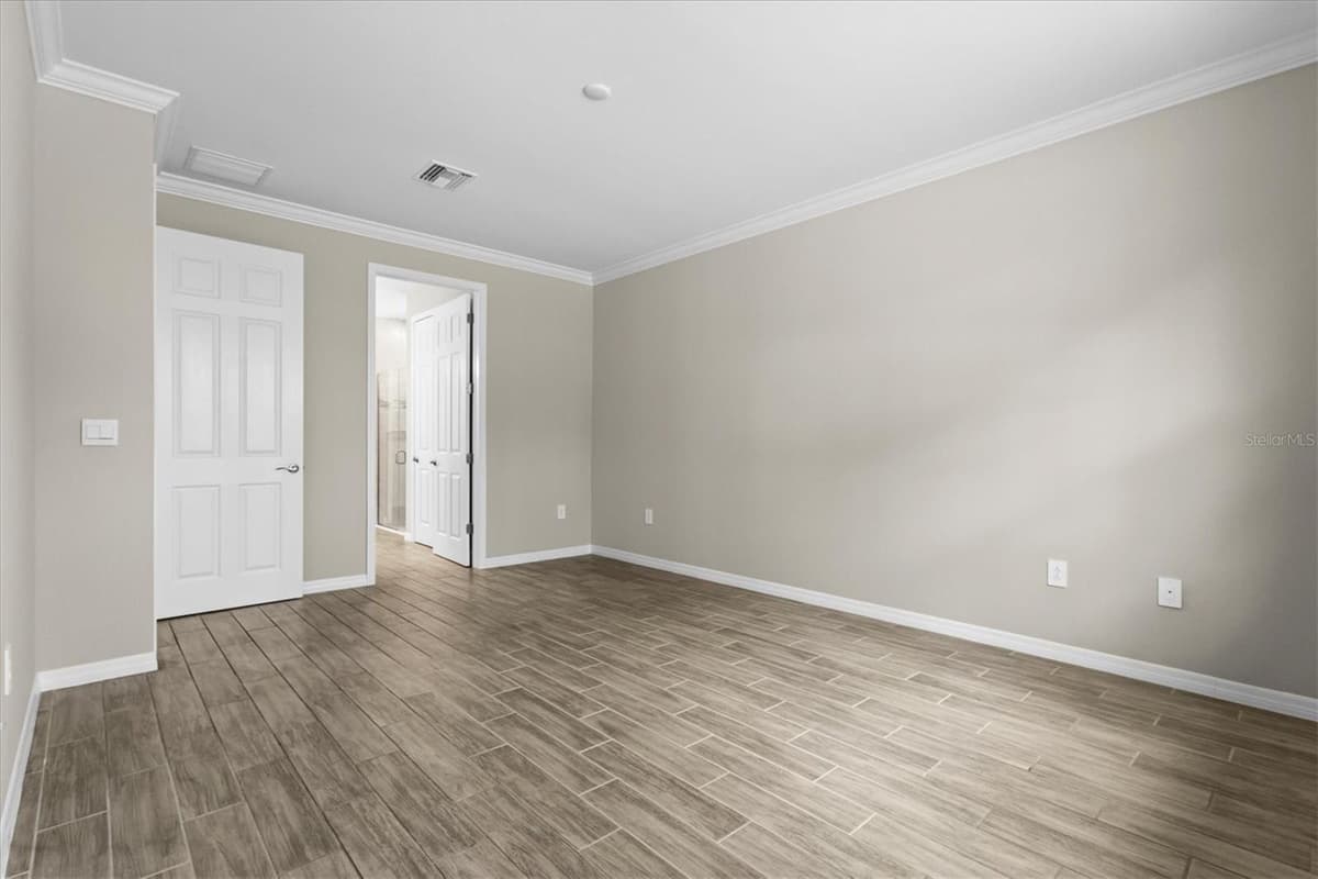 308 SOLIERA STREET — photo 16 of 36