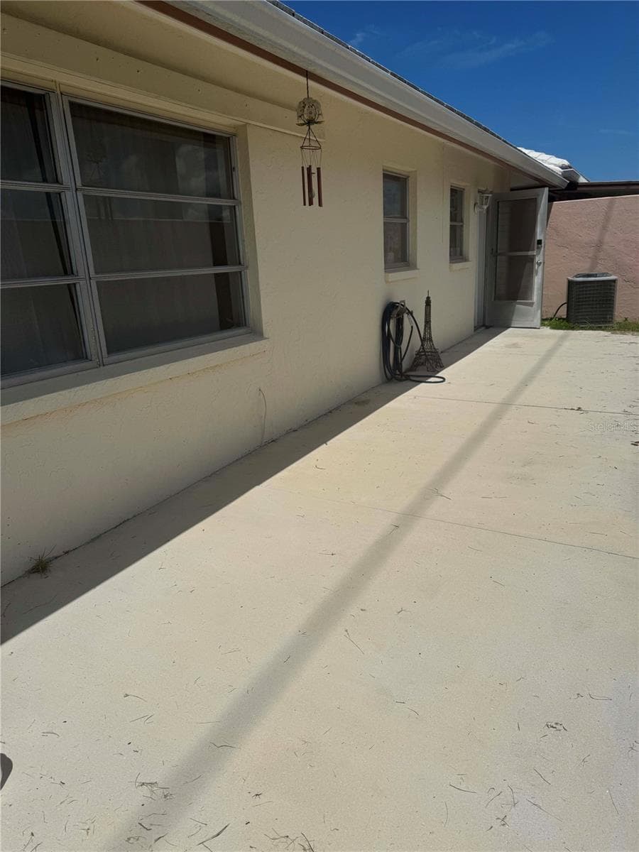 108 VILLA DRIVE — photo 8 of 11