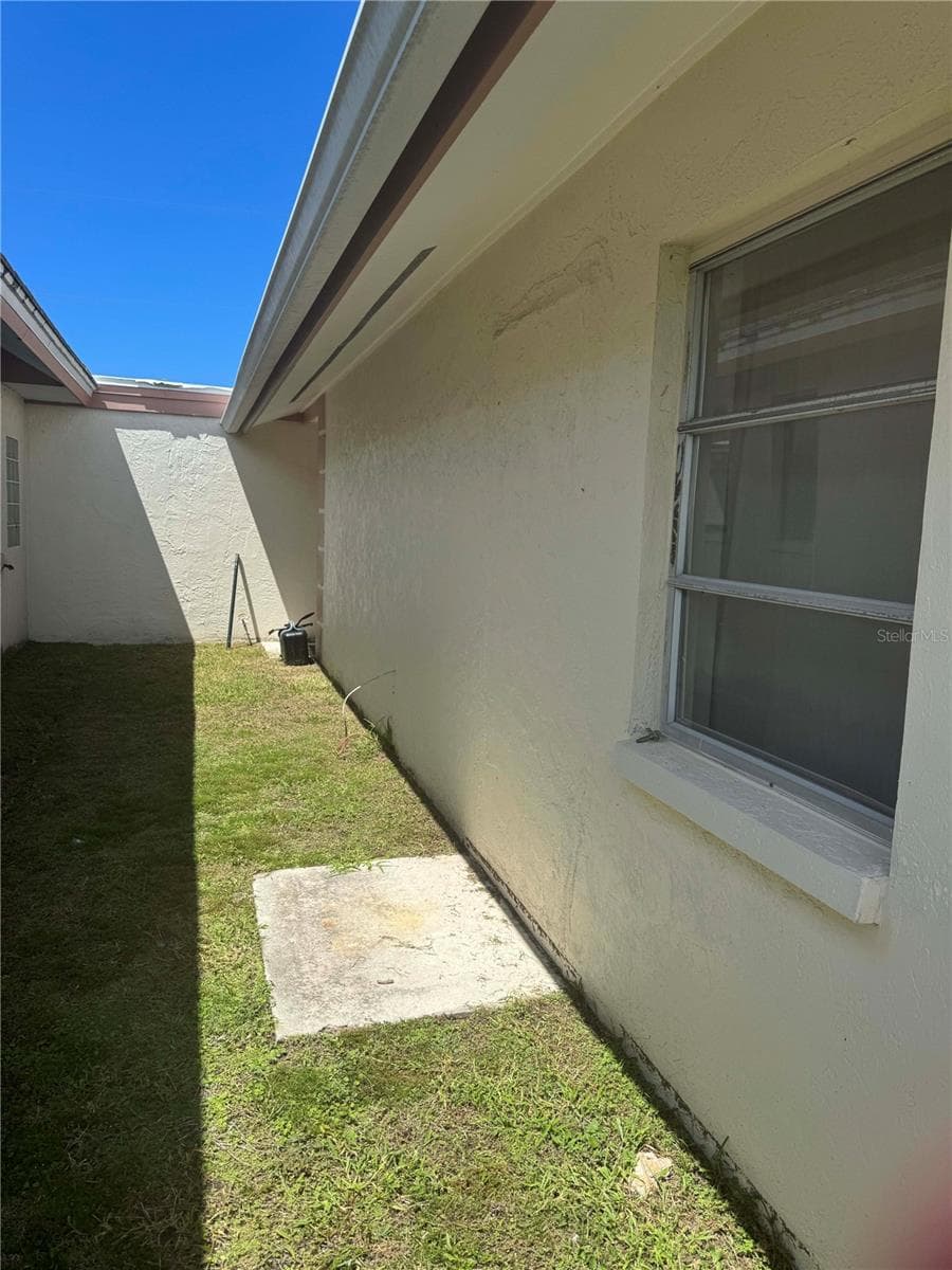 108 VILLA DRIVE — photo 9 of 11