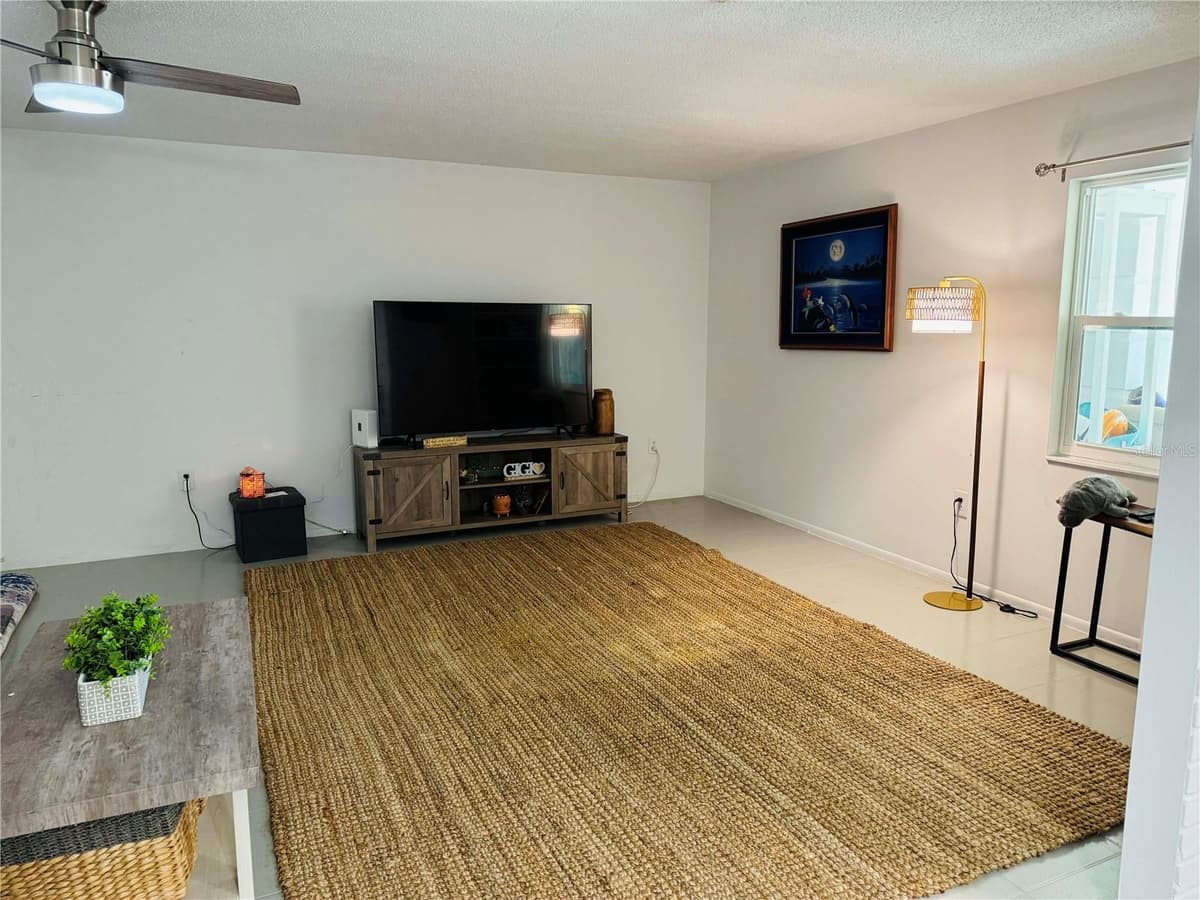 108 VILLA DRIVE — photo 3 of 11