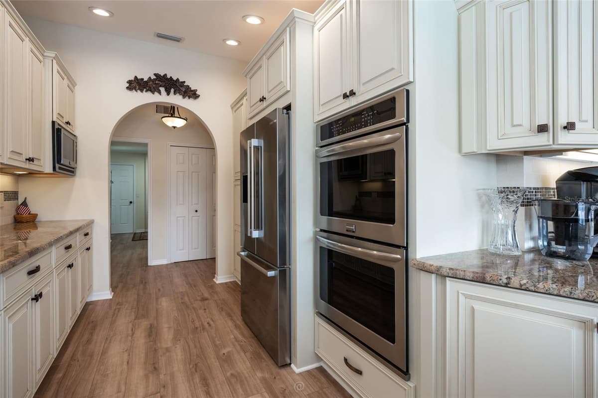 13 CAROLLO COURT — photo 14 of 61
