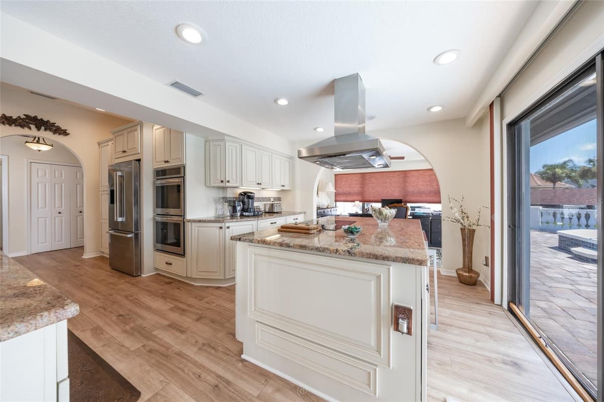 13 CAROLLO COURT — photo 12 of 61