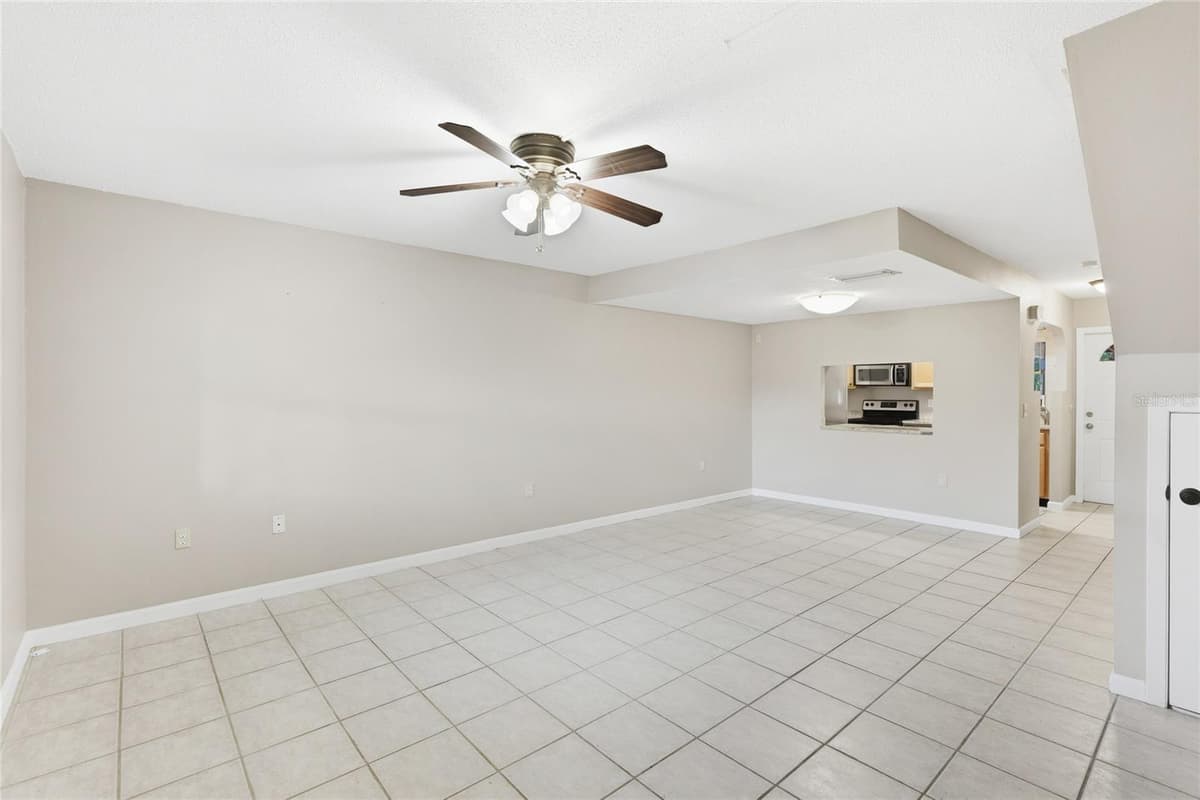 3365 RAMBLEWOOD DRIVE — photo 9 of 41