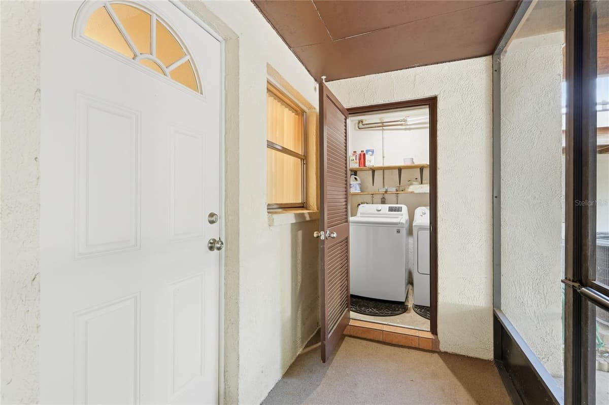 3365 RAMBLEWOOD DRIVE — photo 3 of 41