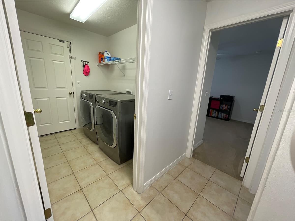 664 HATCHWOOD DRIVE — photo 14 of 29