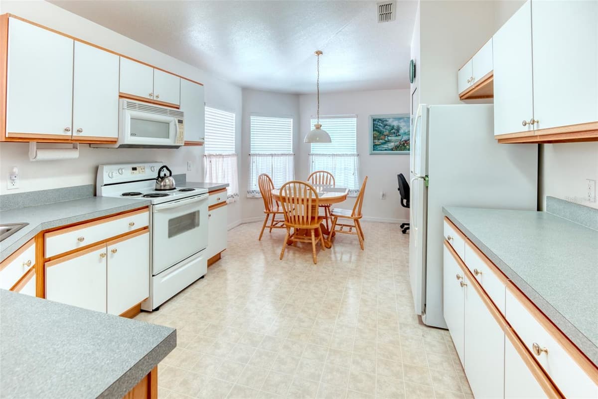 364 ACADIA DR — photo 10 of 49