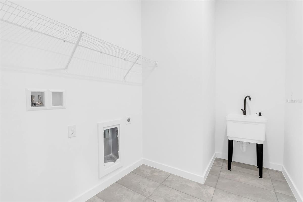 8812 LANSEN WAY — photo 21 of 29