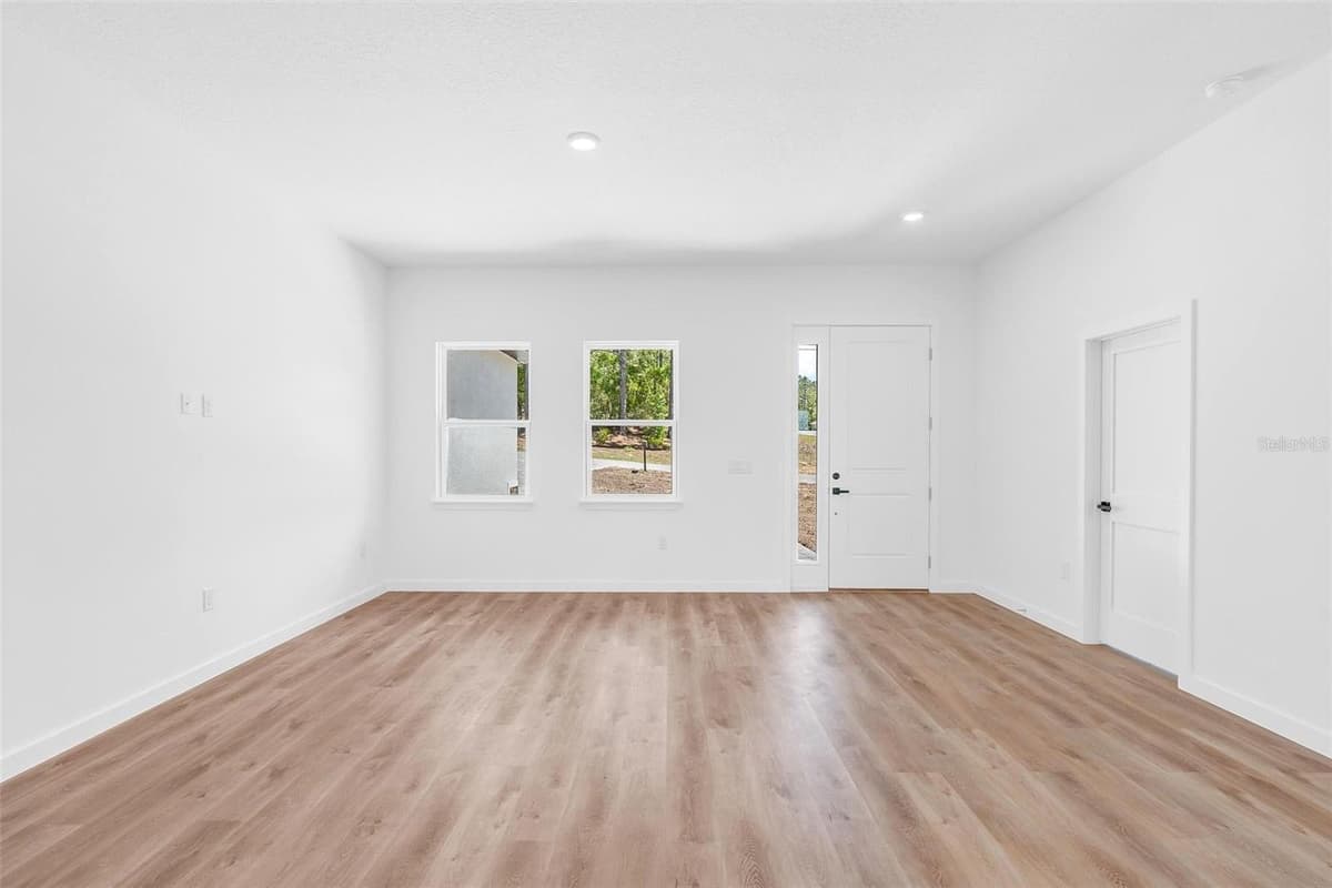 8812 LANSEN WAY — photo 3 of 29
