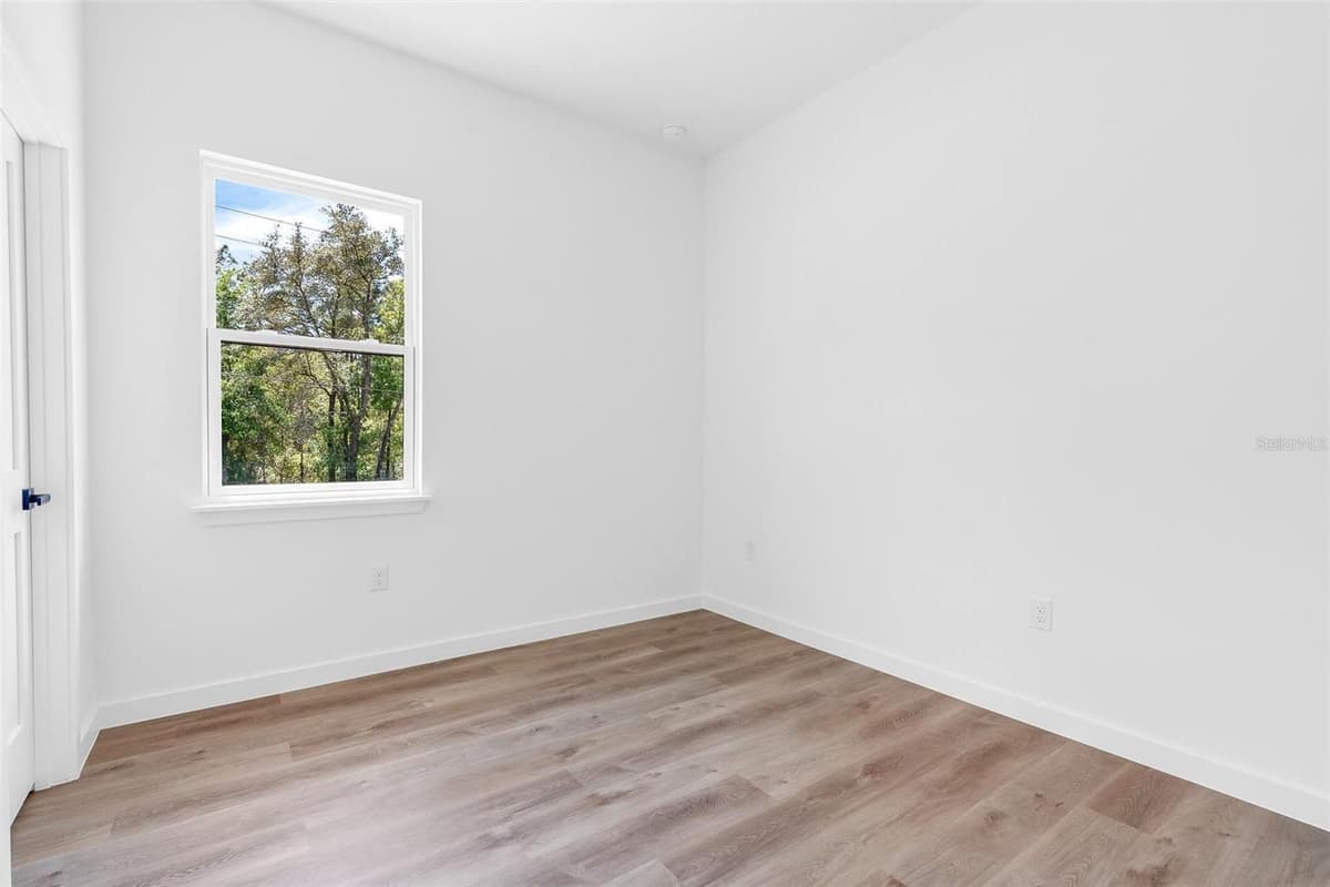 8812 LANSEN WAY — photo 14 of 29
