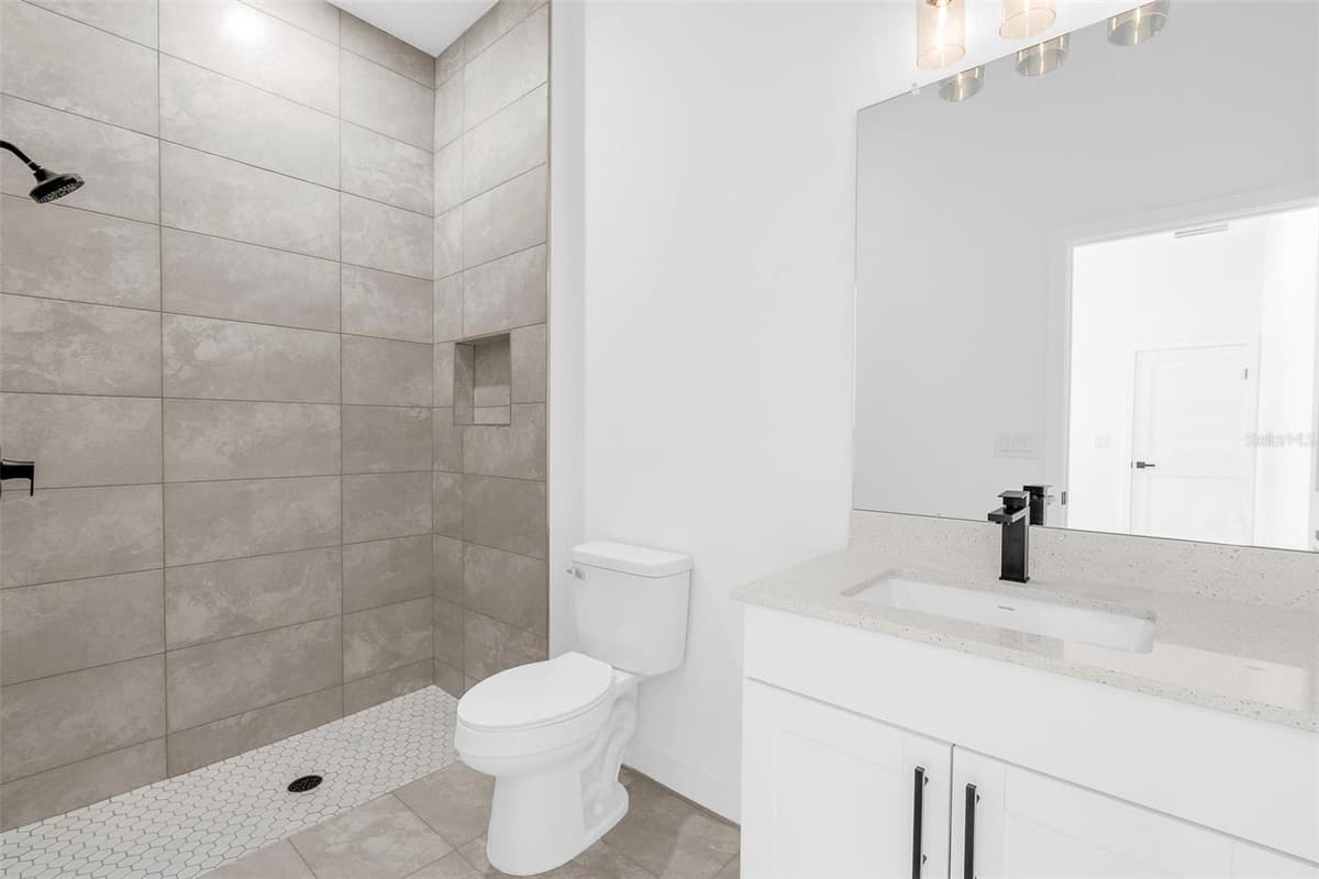 8812 LANSEN WAY — photo 17 of 29