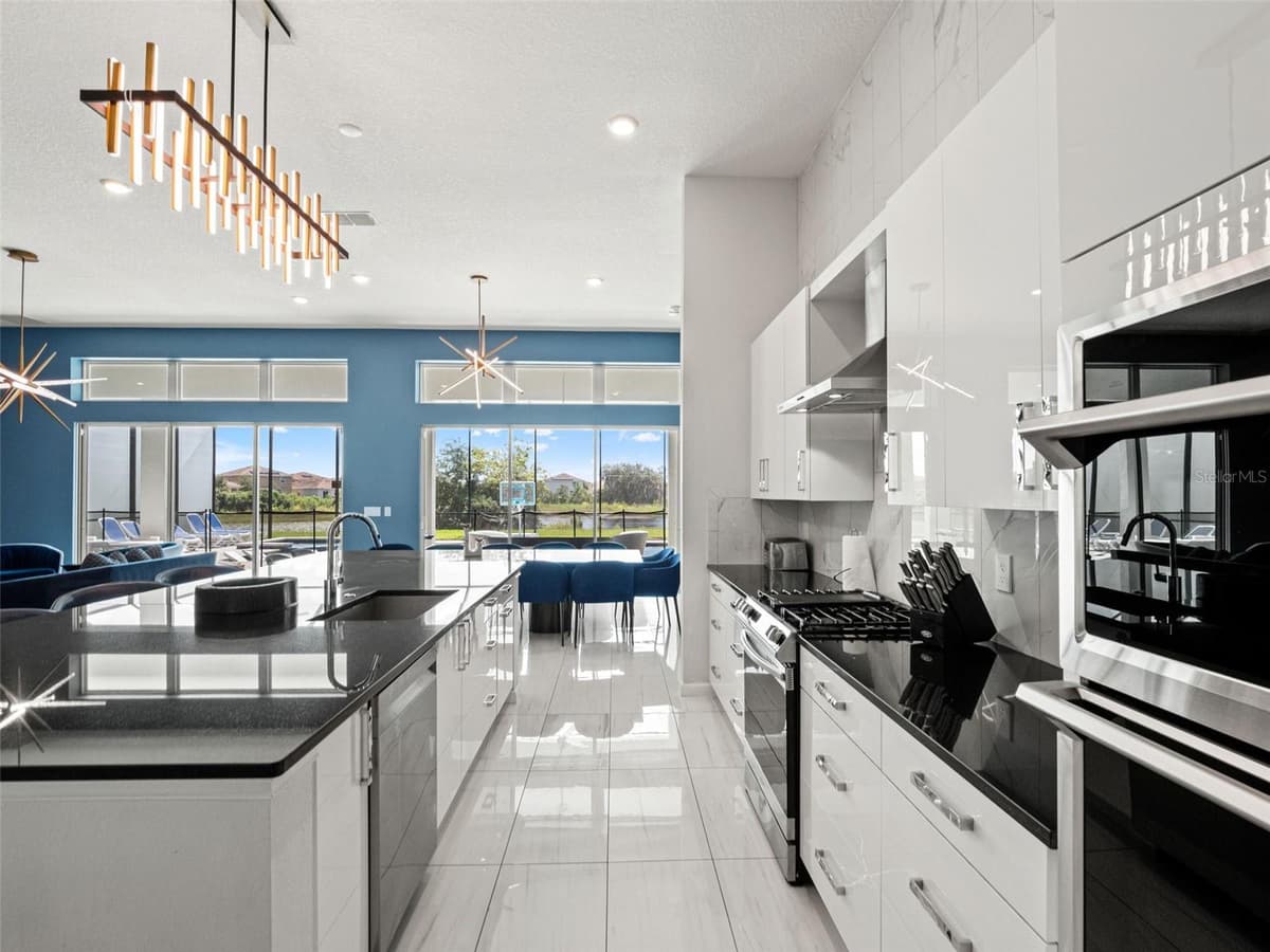 1660 OAK BLOSSOM DRIVE — photo 15 of 81