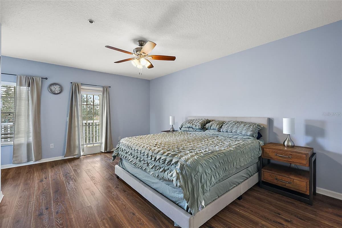 412 BLUE BAYOU LANE — photo 4 of 22