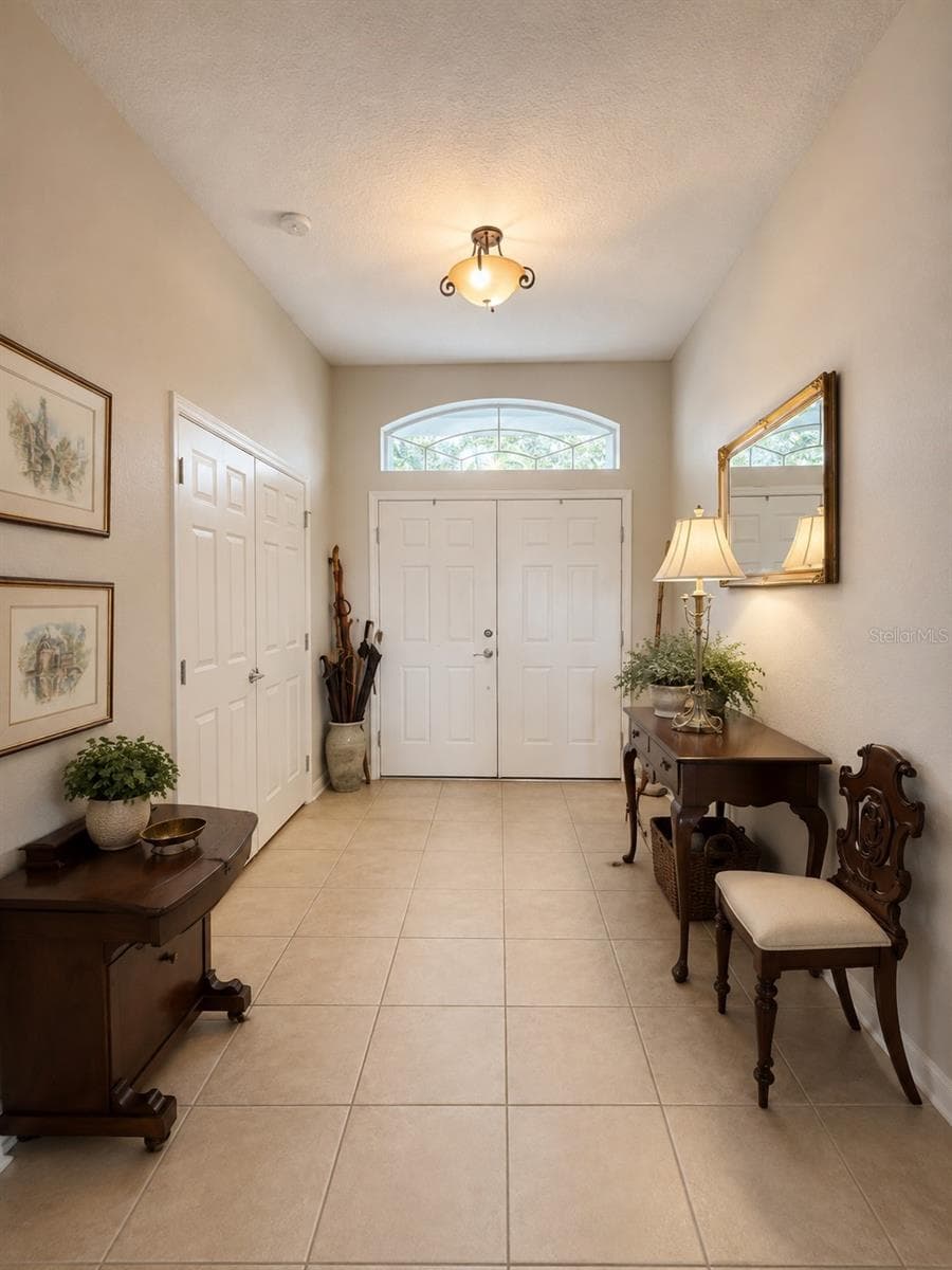 602 HERNANDO PLACE — photo 2 of 9
