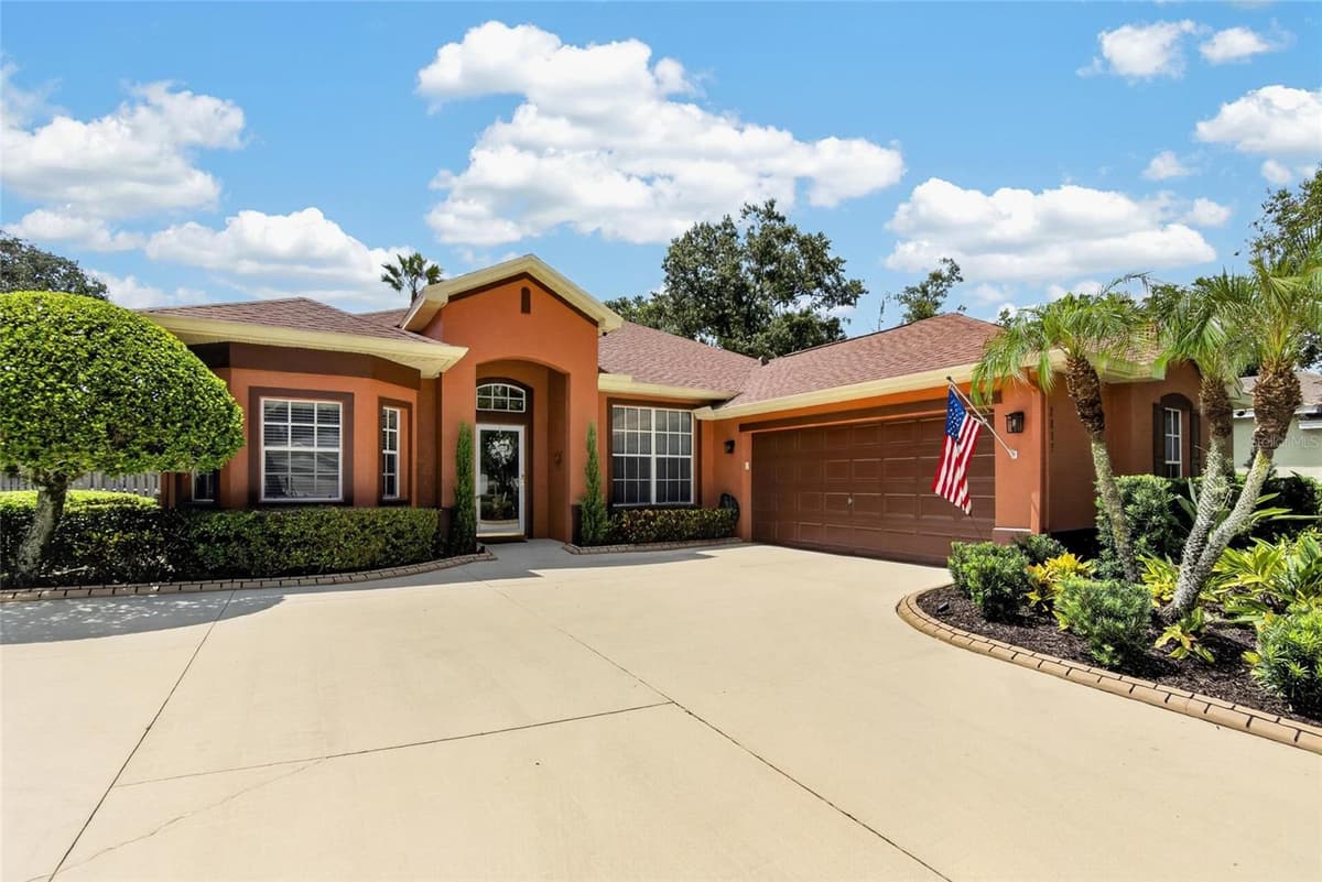 2803 BROOKE PINES COURT — photo 3 of 55